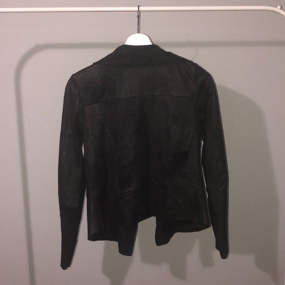 Cute jacket! - Picture 2 of 3